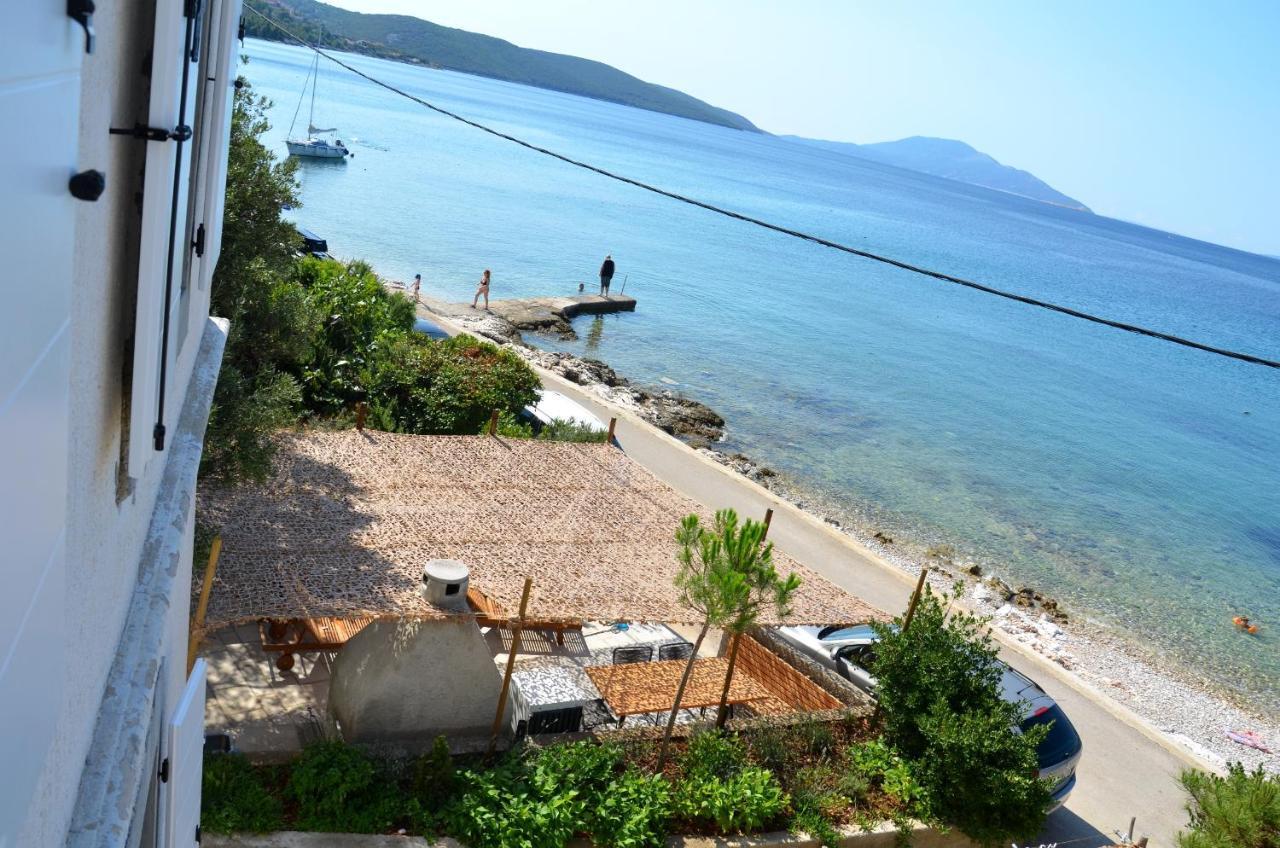 Apartments Martamare Martinscica  Exterior photo