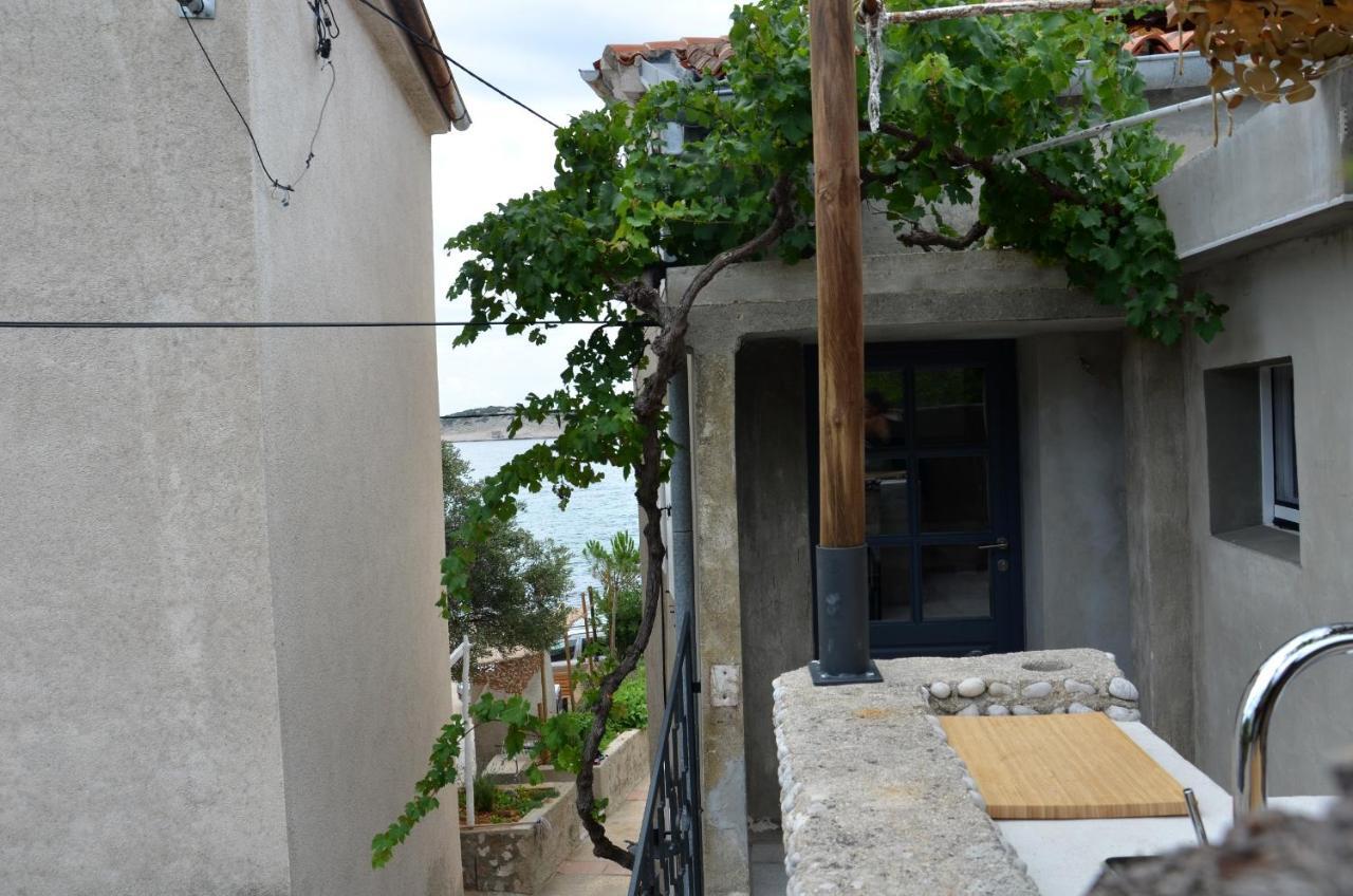Apartments Martamare Martinscica  Exterior photo