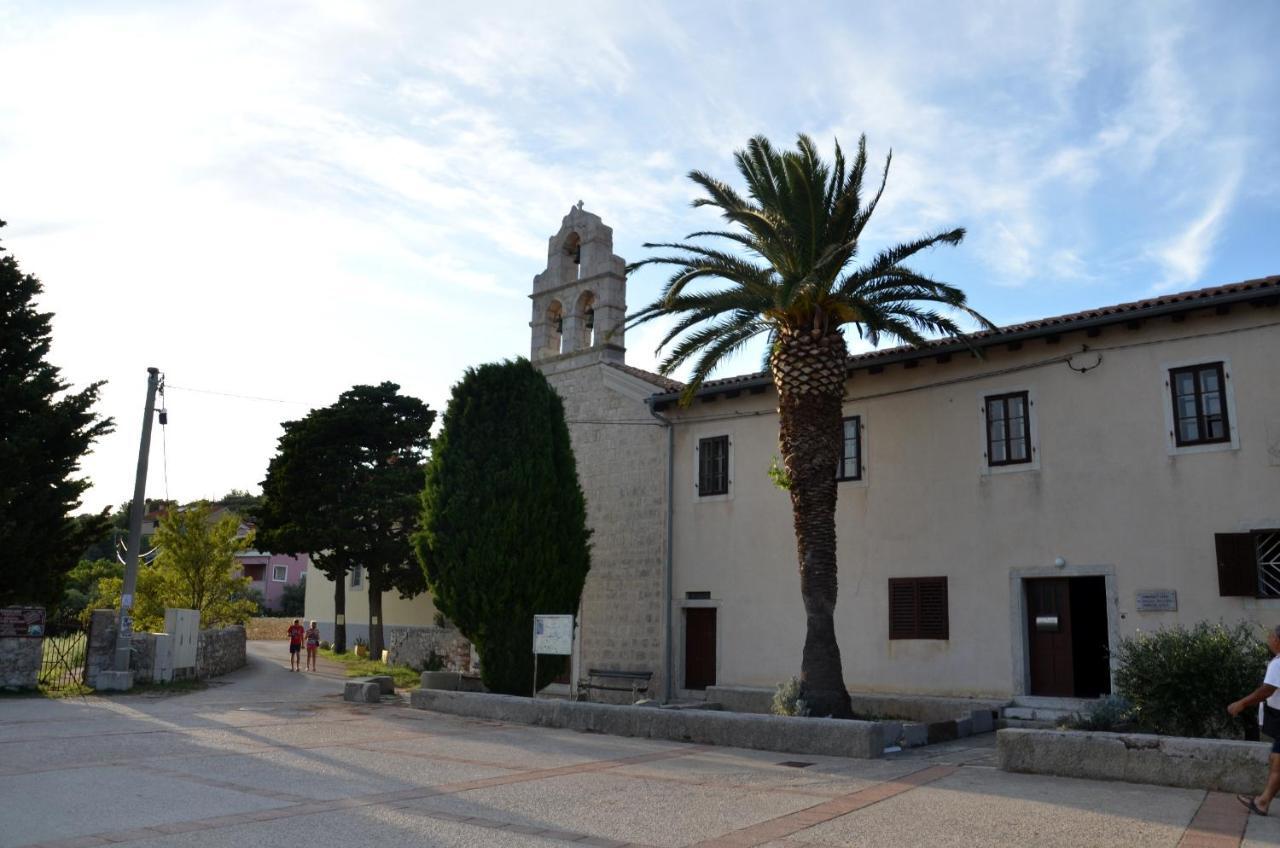 Apartments Martamare Martinscica  Exterior photo